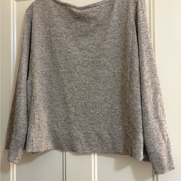 Max Studio Heather Gray Cropped Knit Top - Picture 3 of 3